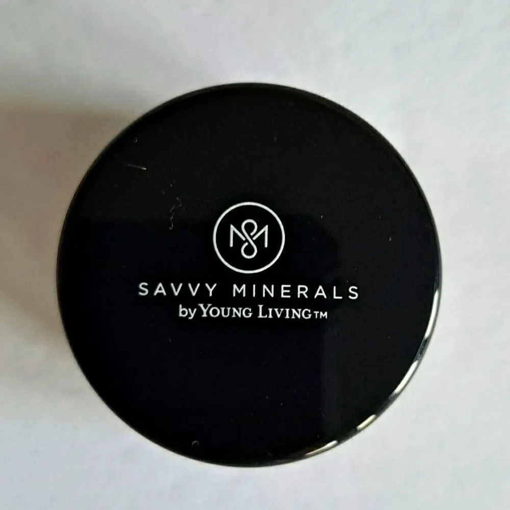 2/$14‎ Savvy minerals eyeshadow NWOT